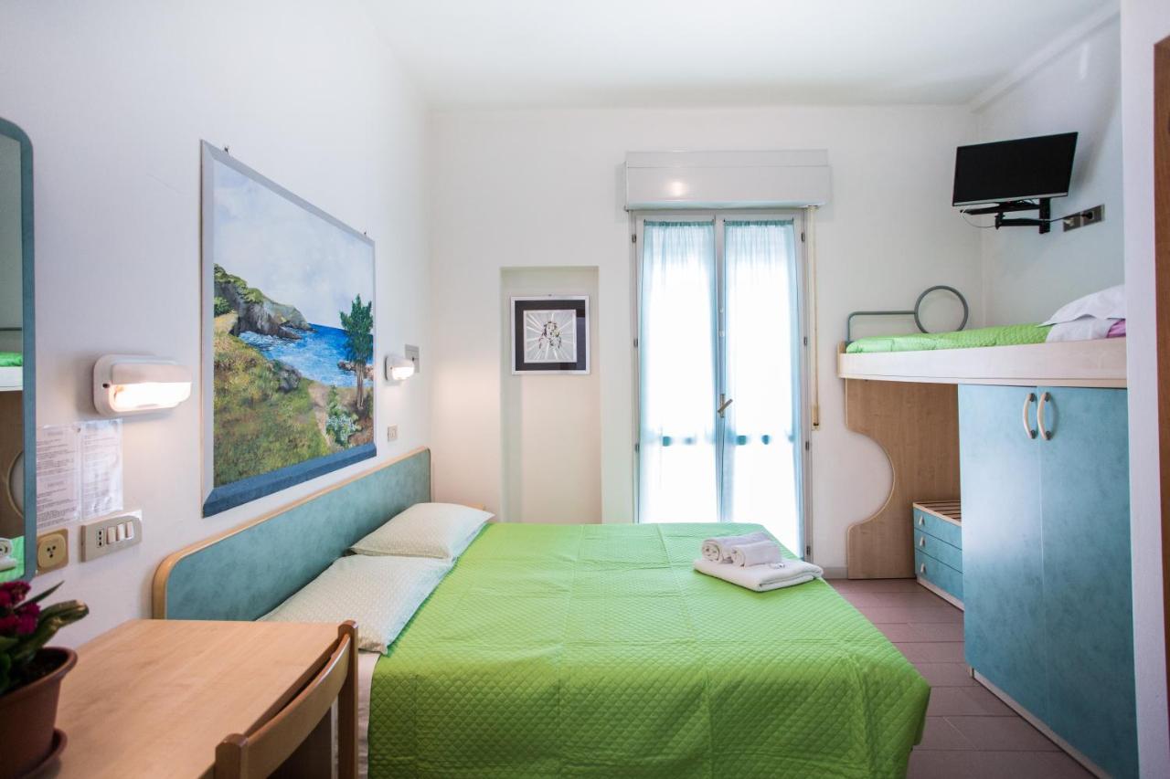 Hotel Silvana Cattolica Exterior photo